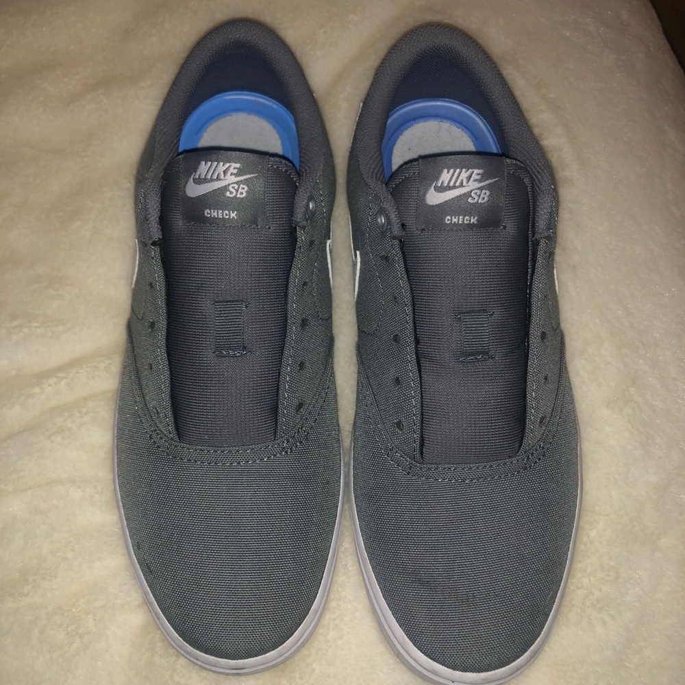 Women’s Nike skate shoes